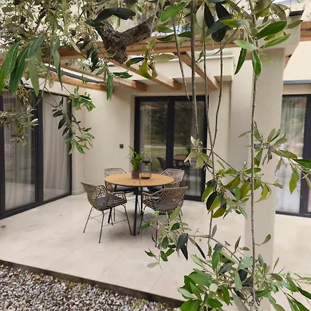 Semesterbostad Elaida Prínos