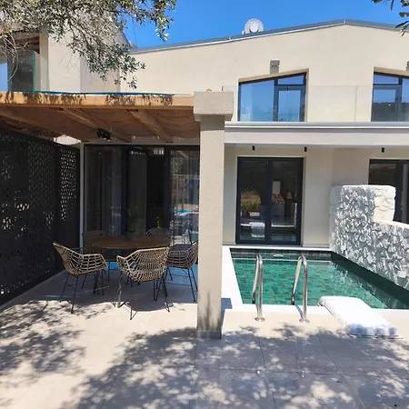 Semesterbostad Elaida *